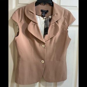 Chapter One Light Peach Sleeveless Two-Button Blazer in Size 6
